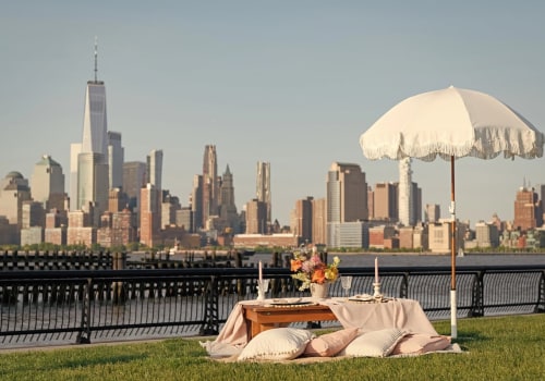 Parks and Outdoor Spaces with Picnic Tables: A Guide to the Best Dining with a View in Queens and Long Island City